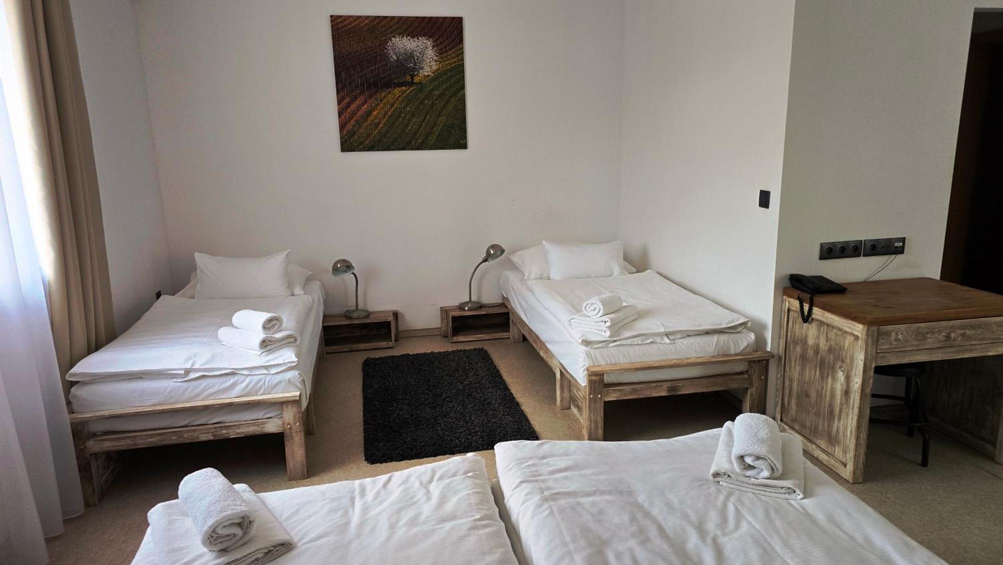 Dvur Perlova Voda Budyne nad Ohri Exterior foto