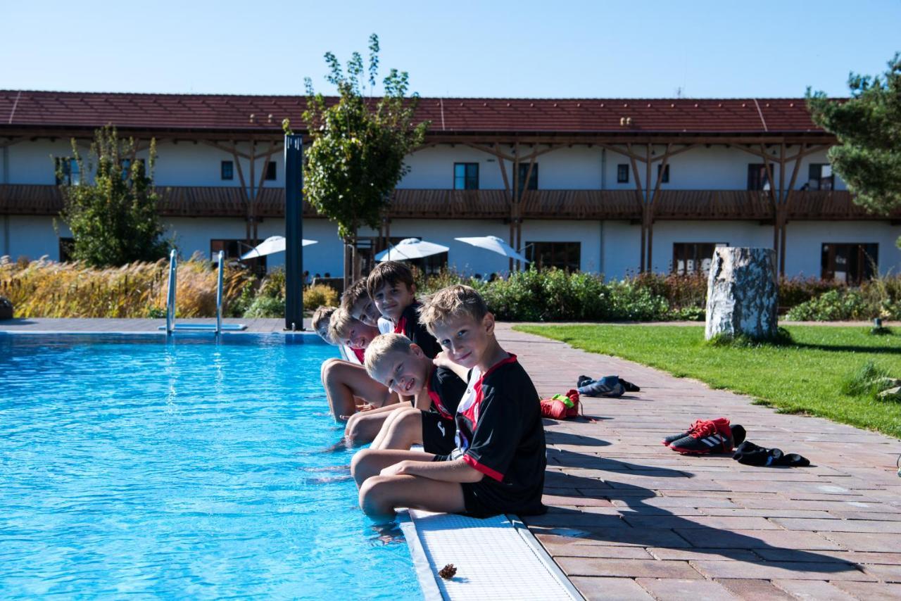 Dvur Perlova Voda Budyne nad Ohri Exterior foto
